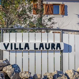  Villa Laura