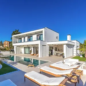  Villa Milly