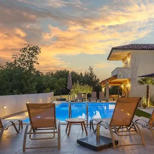  Ferienhaus Antonada