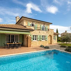  Villa Perla